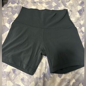 Aritzia biker shorts